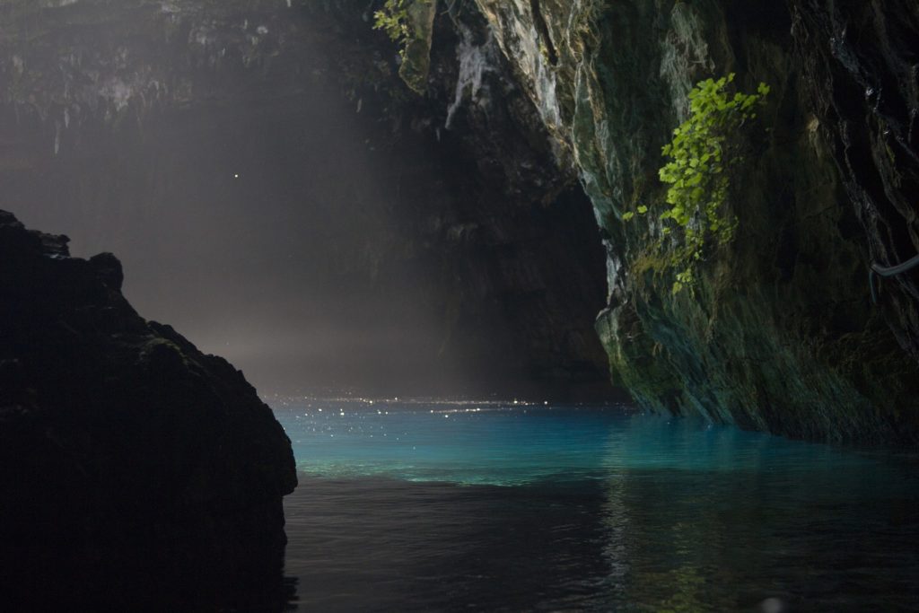 Die Höhle von Melissani Kefalonia – Heimat der Nymphen